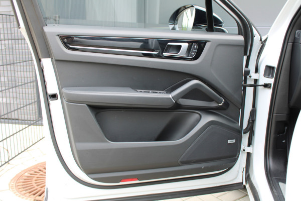 Porsche Cayenne Coupé 3.0 E-Hybrid Platinum Edition | PANO | HUD | 360 | SPORT DESIGN | LUCHTVERING | ELEK.TREKHAAK | Porsche Cayenne Coupé 3.0 E-Hybrid Platinum Edition | PANO | HUD | 360 | SPORT DESIGN | LUCHTVERING | ELEK.TREKHAAK |