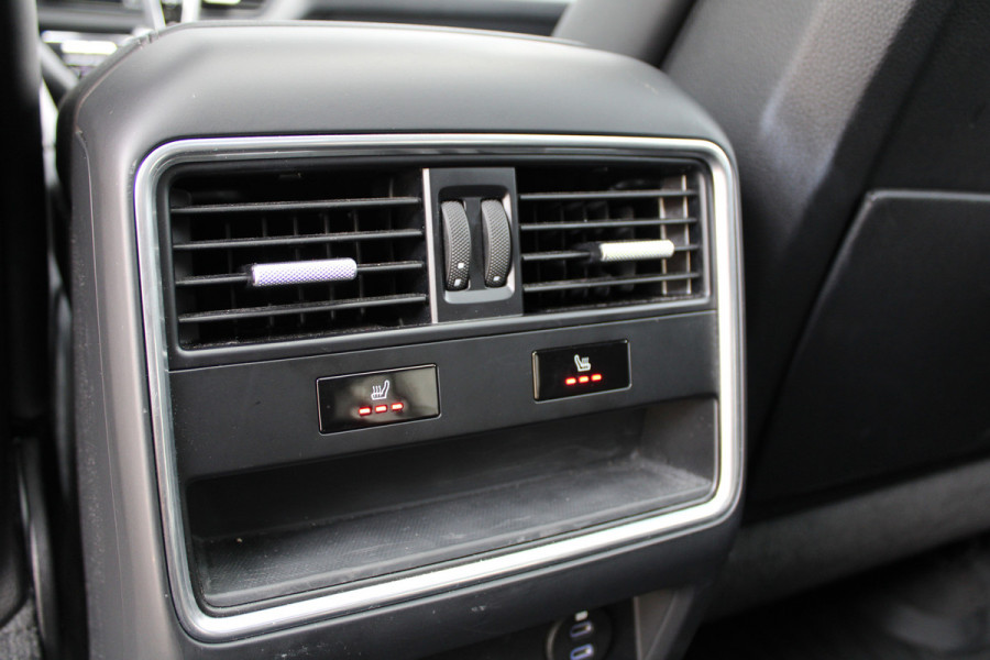 Porsche Cayenne Coupé 3.0 E-Hybrid Platinum Edition | PANO | HUD | 360 | SPORT DESIGN | LUCHTVERING | ELEK.TREKHAAK | Porsche Cayenne Coupé 3.0 E-Hybrid Platinum Edition | PANO | HUD | 360 | SPORT DESIGN | LUCHTVERING | ELEK.TREKHAAK |