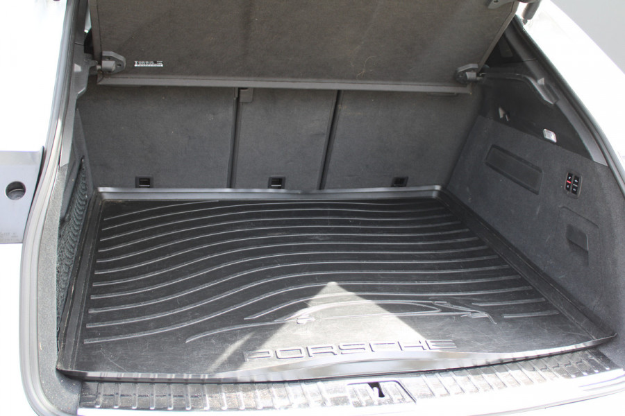 Porsche Cayenne Coupé 3.0 E-Hybrid Platinum Edition | PANO | HUD | 360 | SPORT DESIGN | LUCHTVERING | ELEK.TREKHAAK | Porsche Cayenne Coupé 3.0 E-Hybrid Platinum Edition | PANO | HUD | 360 | SPORT DESIGN | LUCHTVERING | ELEK.TREKHAAK |