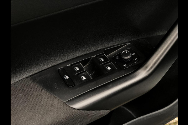 Volkswagen Taigo 1.5 TSI R-Line | Pano, Virt. Cockp., ACC, Camera, Stoelverw., Carplay/Android, Climate | Dealeronderhouden | NAP