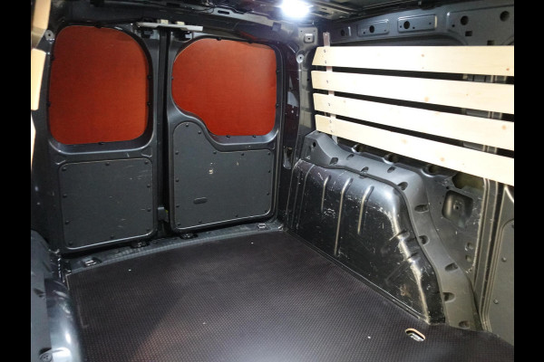 Volkswagen Caddy Cargo Maxi 2.0 TDI Aut. Style Airco Carplay Adaptive Cruise Control PDC VA Camera Trekhaak 17" LM Velgen Volkswagen Caddy Cargo Maxi 2.0 TDI Aut. Style Airco Carplay Adaptive Cruise Control PDC VA Camera Trekhaak 17" LM Velgen