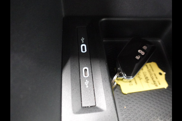 Volkswagen Caddy Cargo Maxi 2.0 TDI Aut. Style Airco Carplay Adaptive Cruise Control PDC VA Camera Trekhaak 17" LM Velgen Volkswagen Caddy Cargo Maxi 2.0 TDI Aut. Style Airco Carplay Adaptive Cruise Control PDC VA Camera Trekhaak 17" LM Velgen