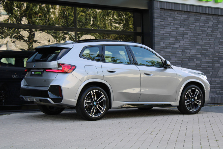 BMW X1 xDrive30e | PANO | M-SPORT | 360 | HUD | KEYLESS | STUURW.VERWARMD | LED | BMW X1 xDrive30e | PANO | M-SPORT | 360 | HUD | KEYLESS | STUURW.VERWARMD | LED |