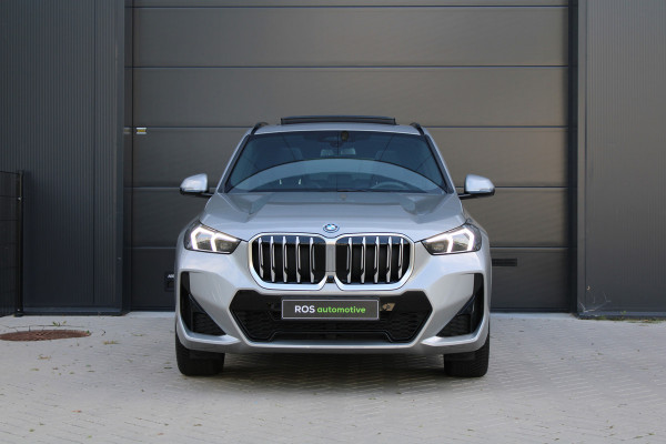 BMW X1 xDrive30e | PANO | M-SPORT | 360 | HUD | KEYLESS | STUURW.VERWARMD | LED | BMW X1 xDrive30e | PANO | M-SPORT | 360 | HUD | KEYLESS | STUURW.VERWARMD | LED |