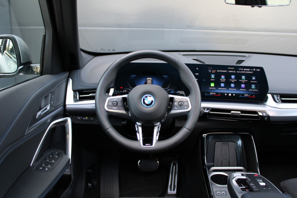 BMW X1 xDrive30e | PANO | M-SPORT | 360 | HUD | KEYLESS | STUURW.VERWARMD | LED | BMW X1 xDrive30e | PANO | M-SPORT | 360 | HUD | KEYLESS | STUURW.VERWARMD | LED |