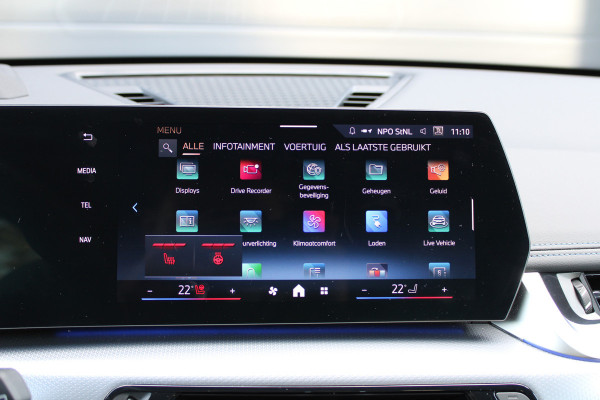 BMW X1 xDrive30e | PANO | M-SPORT | 360 | HUD | KEYLESS | STUURW.VERWARMD | LED | BMW X1 xDrive30e | PANO | M-SPORT | 360 | HUD | KEYLESS | STUURW.VERWARMD | LED |