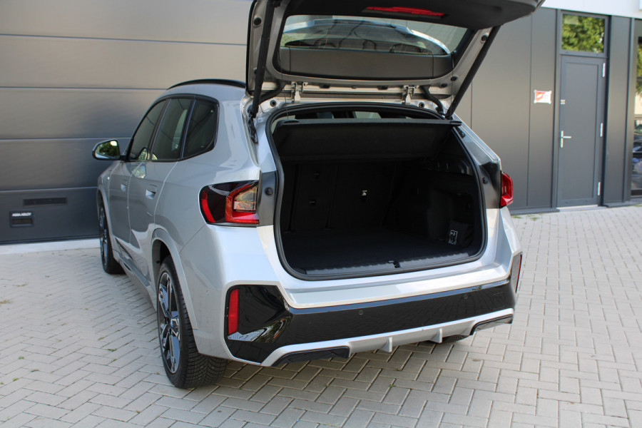 BMW X1 xDrive30e | PANO | M-SPORT | 360 | HUD | KEYLESS | STUURW.VERWARMD | LED | BMW X1 xDrive30e | PANO | M-SPORT | 360 | HUD | KEYLESS | STUURW.VERWARMD | LED |