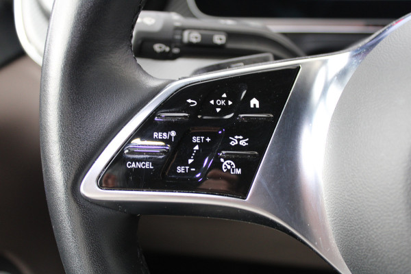 Mercedes-Benz V-Klasse 300d / XXL / 4-matic / DC / AMG / Luchtvering / Elec Stoelen / 360 Cam / Burmester / Vol Opties / NIEUWSTAAT