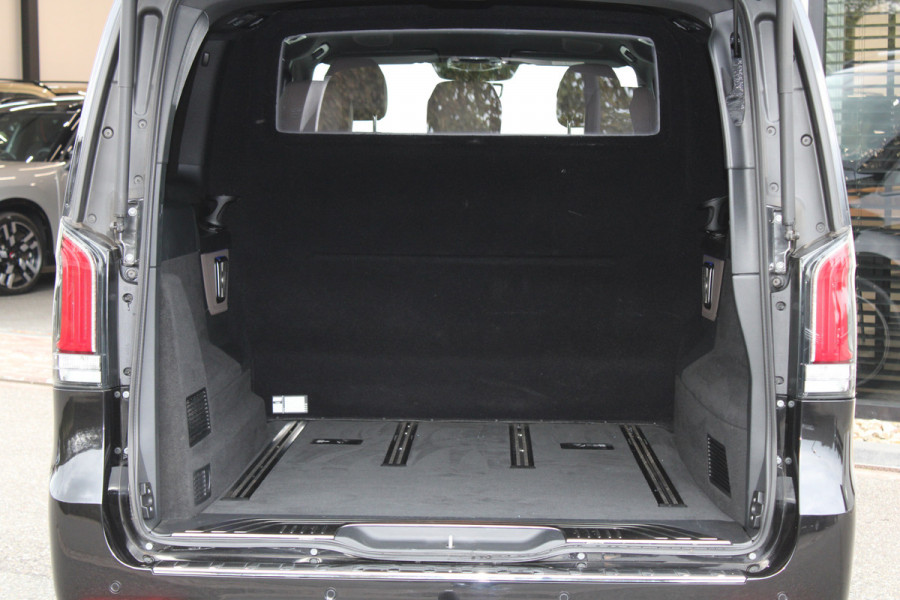 Mercedes-Benz V-Klasse 300d / XXL / 4-matic / DC / AMG / Luchtvering / Elec Stoelen / 360 Cam / Burmester / Vol Opties / NIEUWSTAAT