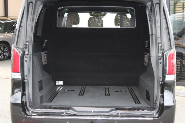 Mercedes-Benz V-Klasse 300d / XXL / 4-matic / DC / AMG / Luchtvering / Elec Stoelen / 360 Cam / Burmester / Vol Opties / NIEUWSTAAT