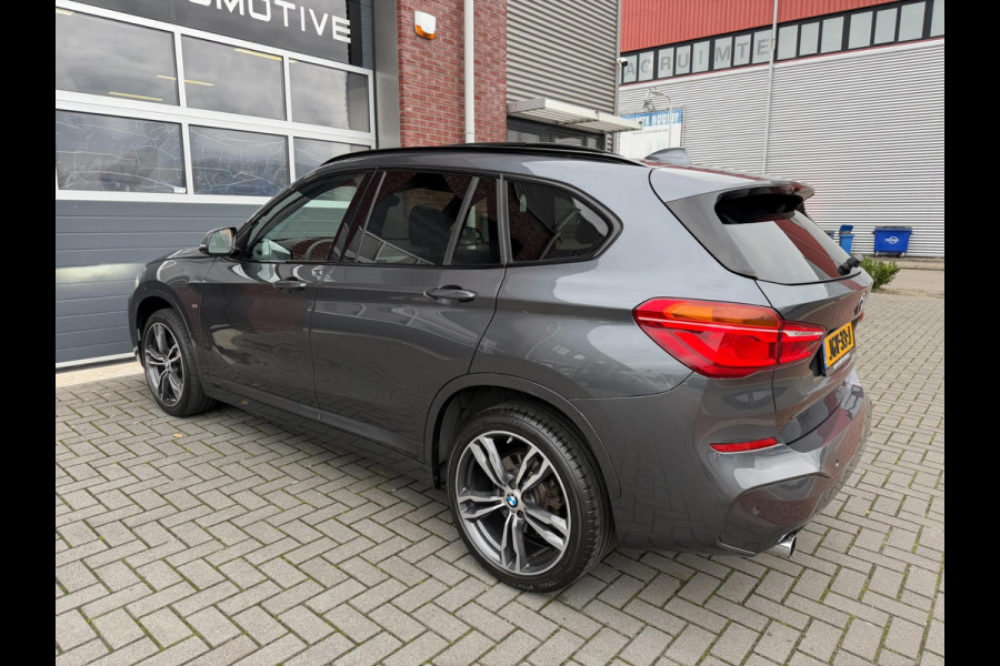 BMW X1 XDrive25i 231PK M-Sport LED Pano Leder Camera HUD H/K BMW X1 XDrive25i 231PK M-Sport LED Pano Leder Camera HUD H/K
