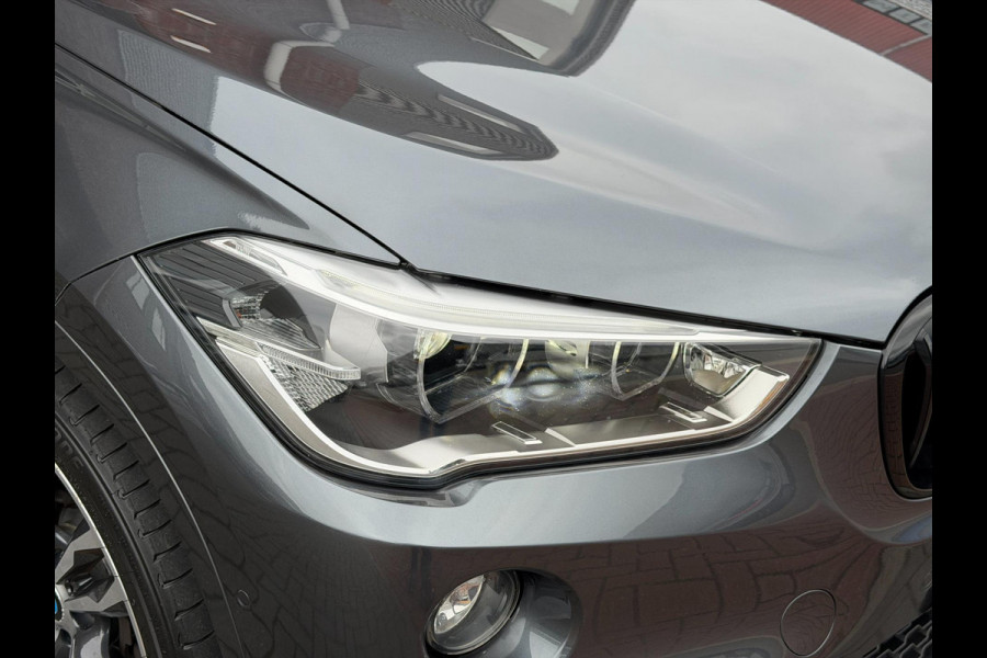 BMW X1 XDrive25i 231PK M-Sport LED Pano Leder Camera HUD H/K BMW X1 XDrive25i 231PK M-Sport LED Pano Leder Camera HUD H/K