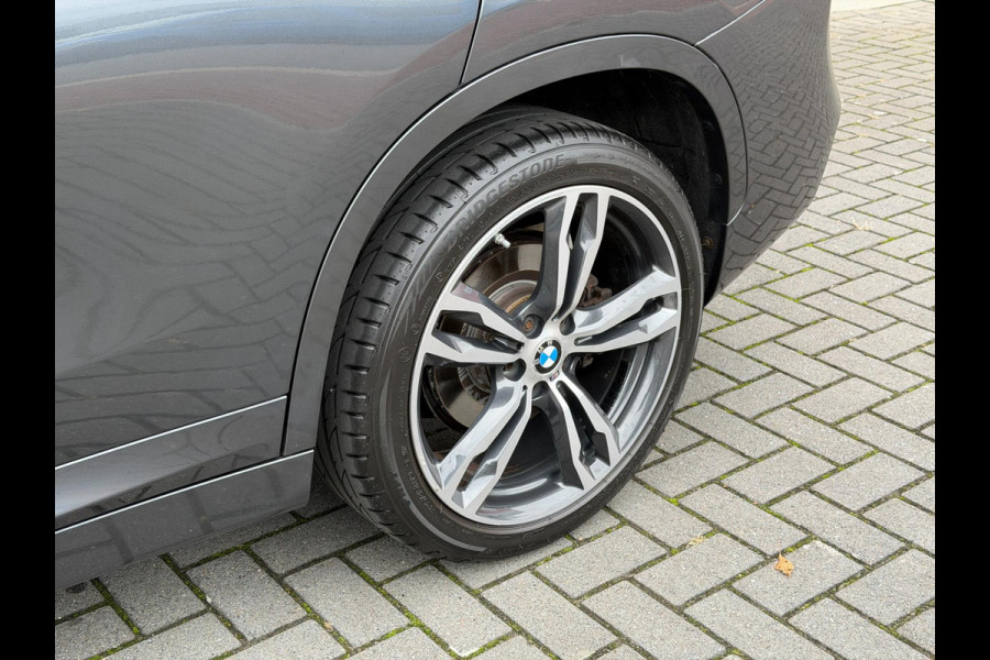 BMW X1 XDrive25i 231PK M-Sport LED Pano Leder Camera HUD H/K BMW X1 XDrive25i 231PK M-Sport LED Pano Leder Camera HUD H/K