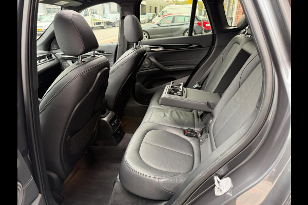 BMW X1 XDrive25i 231PK M-Sport LED Pano Leder Camera HUD H/K BMW X1 XDrive25i 231PK M-Sport LED Pano Leder Camera HUD H/K