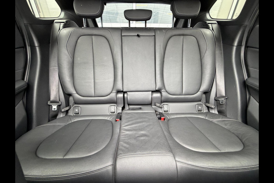 BMW X1 XDrive25i 231PK M-Sport LED Pano Leder Camera HUD H/K BMW X1 XDrive25i 231PK M-Sport LED Pano Leder Camera HUD H/K