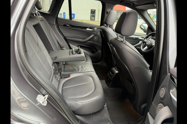 BMW X1 XDrive25i 231PK M-Sport LED Pano Leder Camera HUD H/K BMW X1 XDrive25i 231PK M-Sport LED Pano Leder Camera HUD H/K