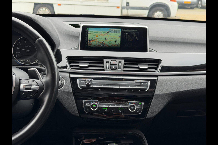 BMW X1 XDrive25i 231PK M-Sport LED Pano Leder Camera HUD H/K BMW X1 XDrive25i 231PK M-Sport LED Pano Leder Camera HUD H/K