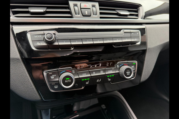 BMW X1 XDrive25i 231PK M-Sport LED Pano Leder Camera HUD H/K BMW X1 XDrive25i 231PK M-Sport LED Pano Leder Camera HUD H/K