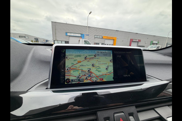 BMW X1 XDrive25i 231PK M-Sport LED Pano Leder Camera HUD H/K BMW X1 XDrive25i 231PK M-Sport LED Pano Leder Camera HUD H/K