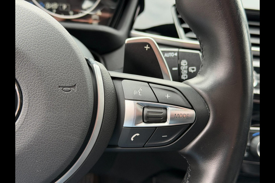 BMW X1 XDrive25i 231PK M-Sport LED Pano Leder Camera HUD H/K BMW X1 XDrive25i 231PK M-Sport LED Pano Leder Camera HUD H/K