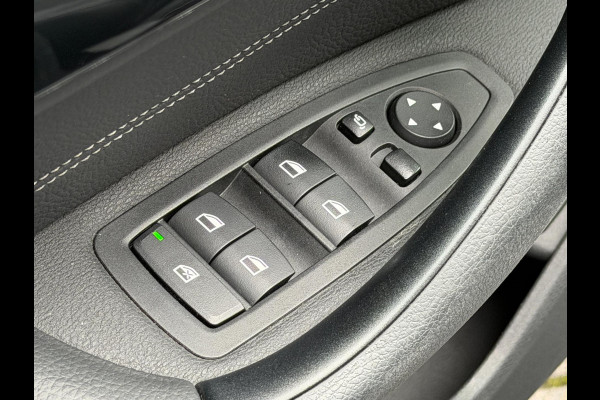 BMW X1 XDrive25i 231PK M-Sport LED Pano Leder Camera HUD H/K BMW X1 XDrive25i 231PK M-Sport LED Pano Leder Camera HUD H/K