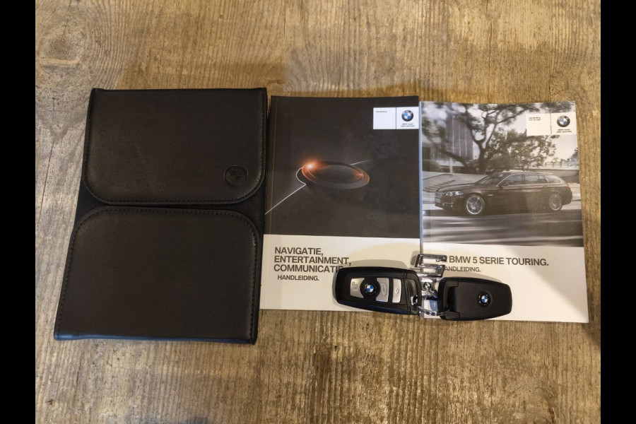 BMW 5 Serie Touring 520d M Sport Edition standkachel | adaptive cruise en led | leer | comfortstoelen BMW 5 Serie Touring 520d M Sport Edition standkachel | adaptive cruise en led | leer | comfortstoelen