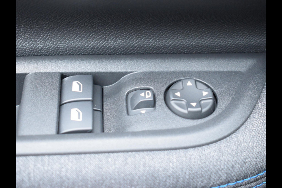 Citroën C3 1.2 Hybrid 110pk Business PARKEERSENSOREN | NAVI & CARPLAY | AIRCO | UIT VOORRAAD LEVERBAAR