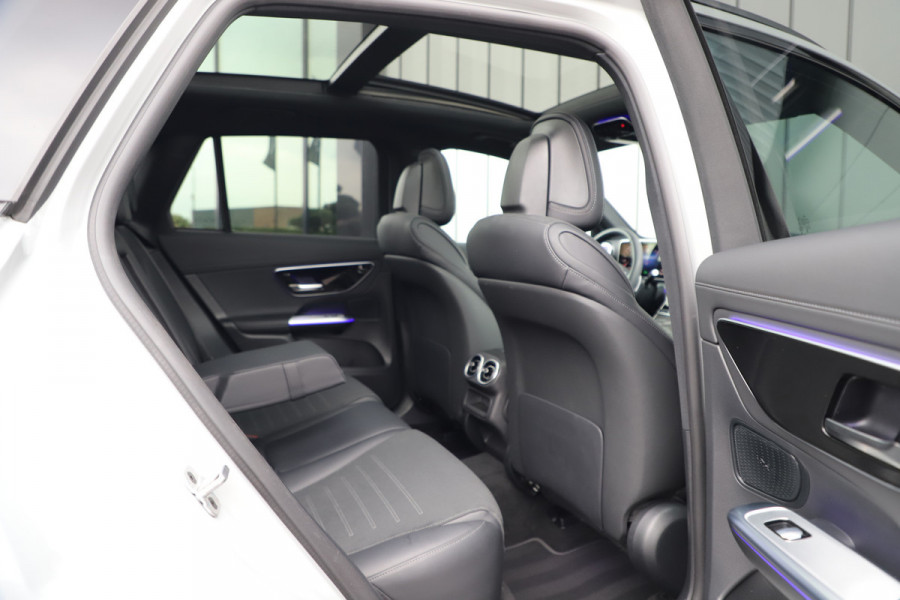 Mercedes-Benz GLC 300e AMG 4-Matic | 313PK | Pano | Sfeerverlichting | Distronic | Memory | Stuurwielverw. | Standkachel | Trekhaak | 2025. Mercedes-Benz GLC 300e AMG 4-Matic | 313PK | Pano | Sfeerverlichting | Distronic | Memory | Stuurwielverw. | Standkachel | Trekhaak | 2025.