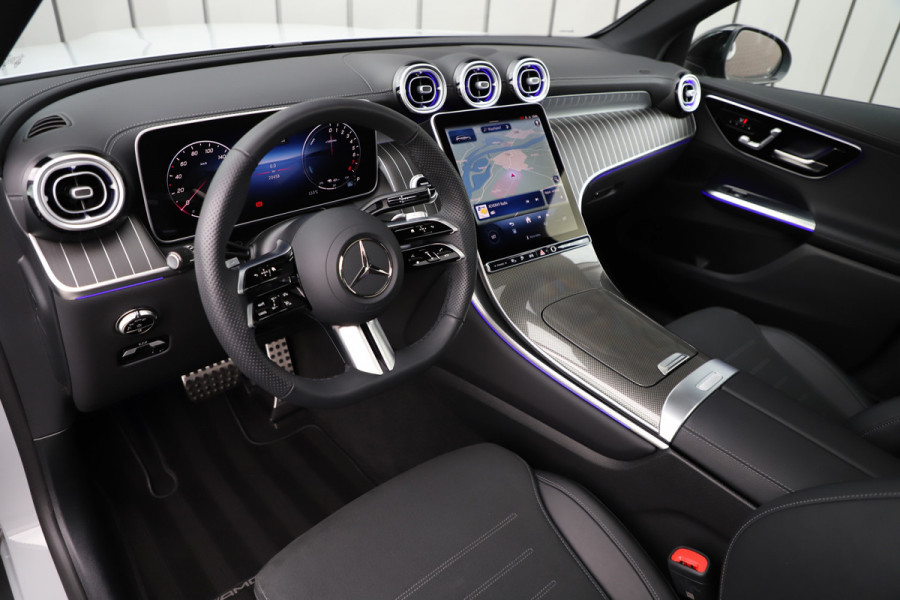 Mercedes-Benz GLC 300e AMG 4-Matic | 313PK | Pano | Sfeerverlichting | Distronic | Memory | Stuurwielverw. | Standkachel | Trekhaak | 2025. Mercedes-Benz GLC 300e AMG 4-Matic | 313PK | Pano | Sfeerverlichting | Distronic | Memory | Stuurwielverw. | Standkachel | Trekhaak | 2025.