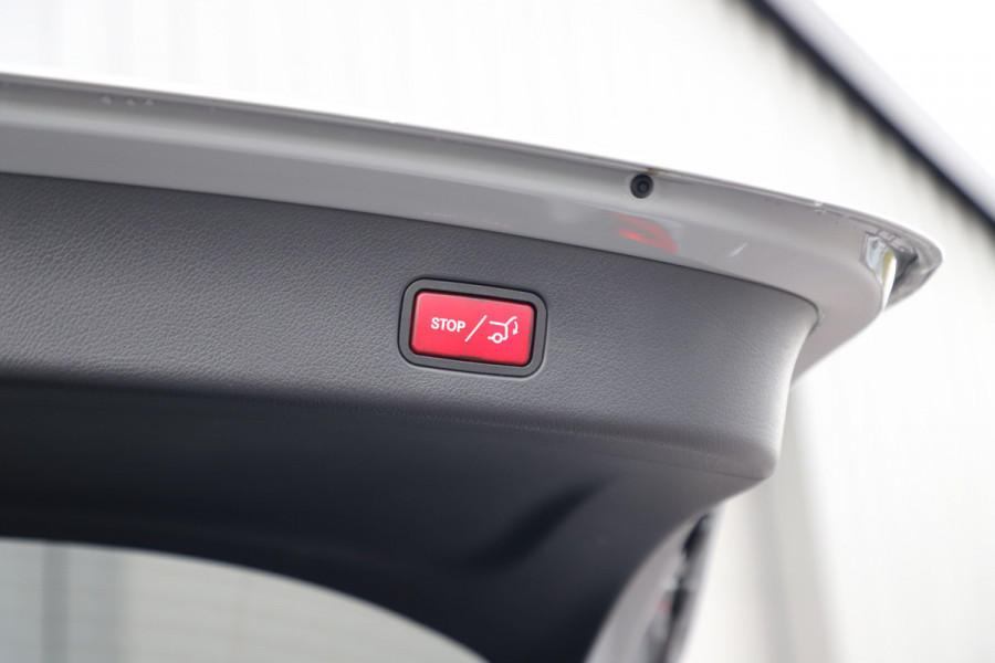 Mercedes-Benz GLC 300e AMG 4-Matic | 313PK | Pano | Sfeerverlichting | Distronic | Memory | Stuurwielverw. | Standkachel | Trekhaak | 2025. Mercedes-Benz GLC 300e AMG 4-Matic | 313PK | Pano | Sfeerverlichting | Distronic | Memory | Stuurwielverw. | Standkachel | Trekhaak | 2025.