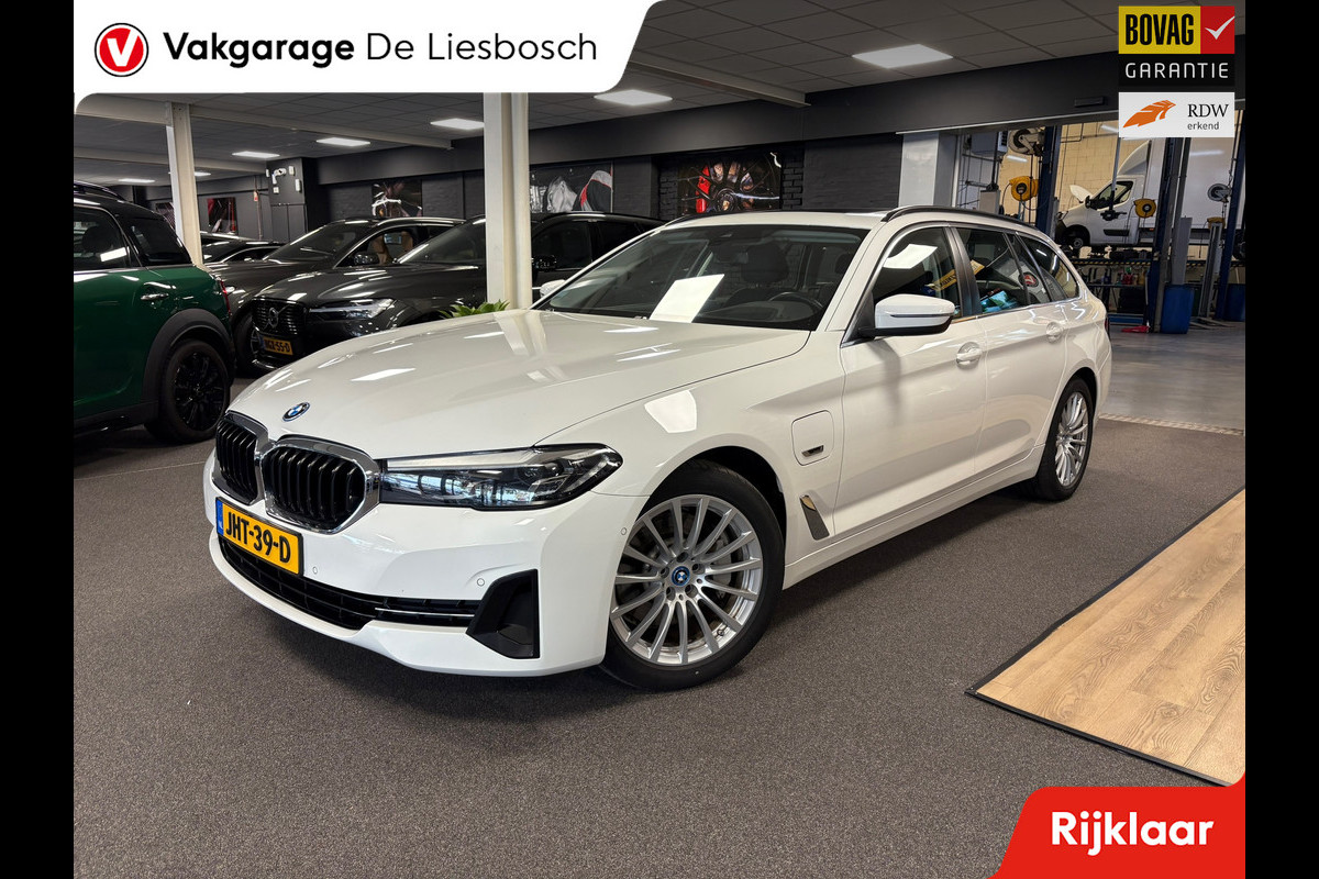 BMW 5 Serie Touring 520e Business Edition Plus / leder /camera / panorama-dak / head-up BMW 5 Serie Touring 520e Business Edition Plus / leder /camera / panorama-dak / head-up