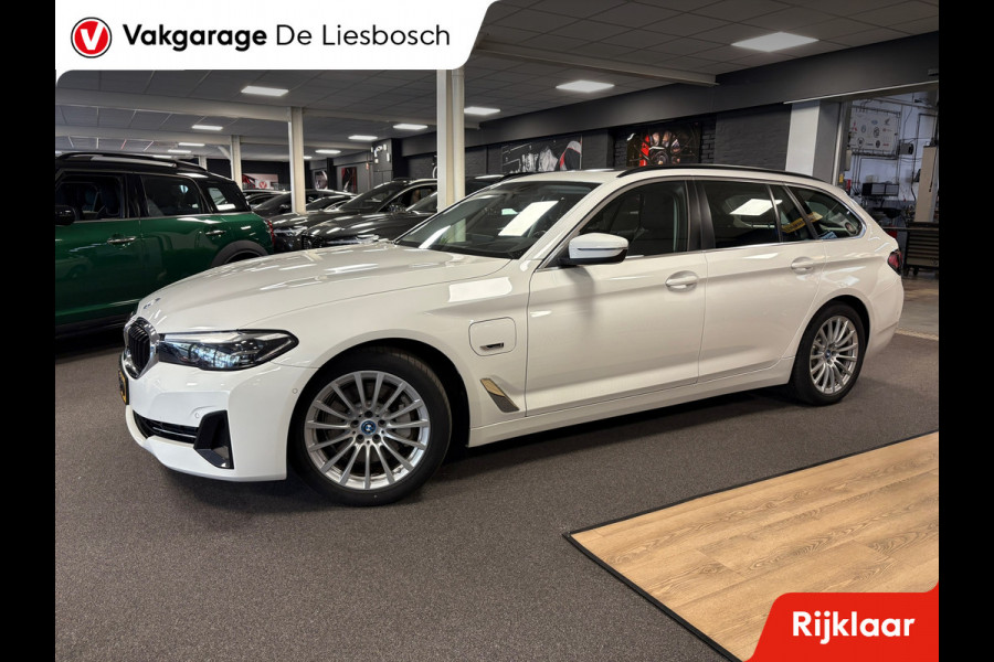 BMW 5 Serie Touring 520e Business Edition Plus / leder /camera / panorama-dak / head-up BMW 5 Serie Touring 520e Business Edition Plus / leder /camera / panorama-dak / head-up