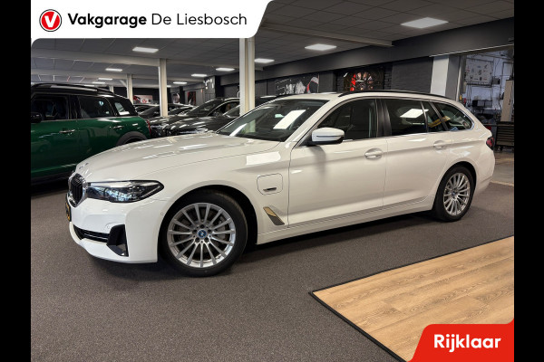 BMW 5 Serie Touring 520e Business Edition Plus / leder /camera / panorama-dak / head-up BMW 5 Serie Touring 520e Business Edition Plus / leder /camera / panorama-dak / head-up