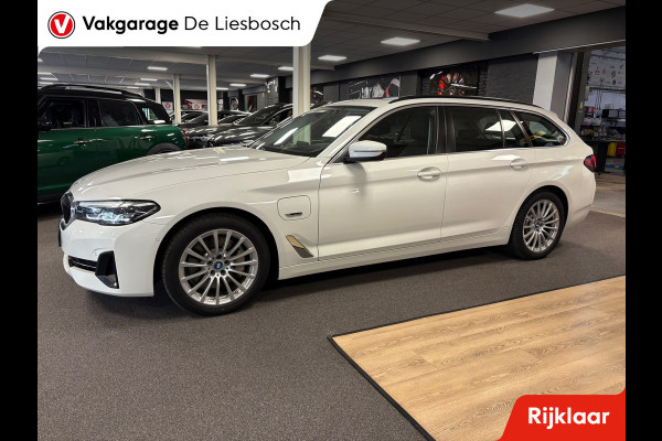 BMW 5 Serie Touring 520e Business Edition Plus / leder /camera / panorama-dak / head-up BMW 5 Serie Touring 520e Business Edition Plus / leder /camera / panorama-dak / head-up
