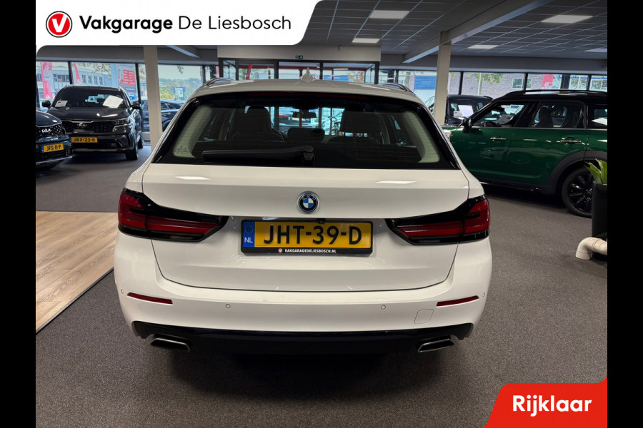 BMW 5 Serie Touring 520e Business Edition Plus / leder /camera / panorama-dak / head-up BMW 5 Serie Touring 520e Business Edition Plus / leder /camera / panorama-dak / head-up