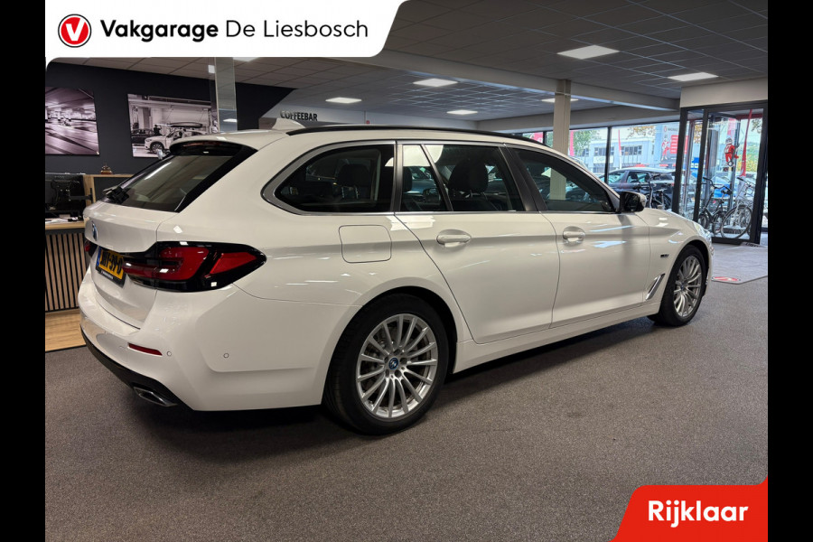 BMW 5 Serie Touring 520e Business Edition Plus / leder /camera / panorama-dak / head-up BMW 5 Serie Touring 520e Business Edition Plus / leder /camera / panorama-dak / head-up