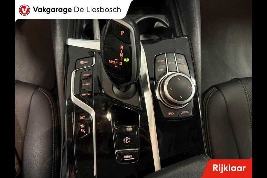 BMW 5 Serie Touring 520e Business Edition Plus / leder /camera / panorama-dak / head-up BMW 5 Serie Touring 520e Business Edition Plus / leder /camera / panorama-dak / head-up