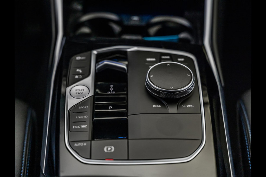 BMW 3 Serie Touring 330e |M-Pakket|Facelift|Ambient|Elek. Stoelen|Dodehoek| BMW 3 Serie Touring 330e |M-Pakket|Facelift|Ambient|Elek. Stoelen|Dodehoek|