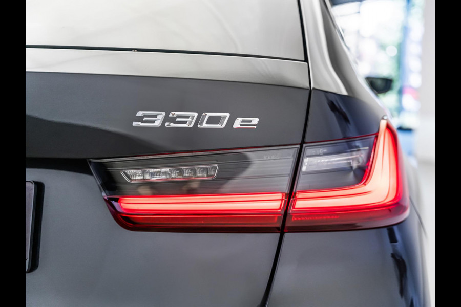 BMW 3 Serie Touring 330e |M-Pakket|Facelift|Ambient|Elek. Stoelen|Dodehoek| BMW 3 Serie Touring 330e |M-Pakket|Facelift|Ambient|Elek. Stoelen|Dodehoek|