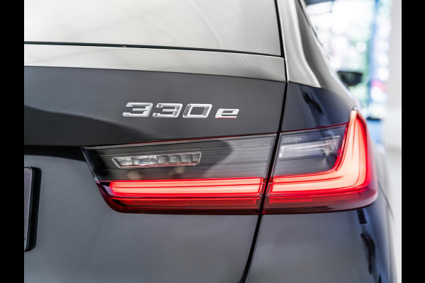 BMW 3 Serie Touring 330e |M-Pakket|Facelift|Ambient|Elek. Stoelen|Dodehoek| BMW 3 Serie Touring 330e |M-Pakket|Facelift|Ambient|Elek. Stoelen|Dodehoek|