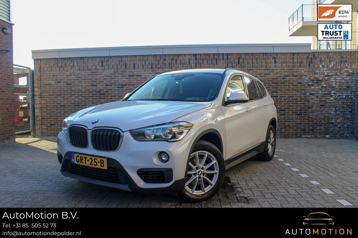 BMW X1 sDrive16d Executive | Parkeersonsoren | Aut. kofferbak