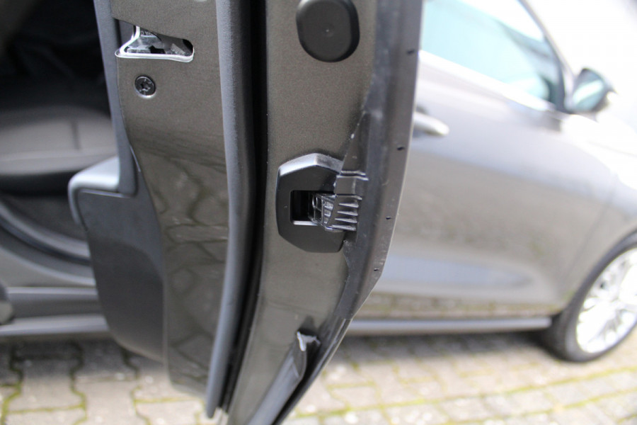 Ford FOCUS Wagon 1.0-125pk EcoBoost Titanium Business. Uiterst nette, comfortabele en ruime stationcar. Stoel-, stuur- en voorraamverw., Trekhaak, B&O soundsyst, lane assist, adaptieve cruise cntrl, camera a, LM wln, navigatie, telefoonvoorb. etc Ford FOCUS Wagon 1.0-125pk EcoBoost Titanium Business. Uiterst nette, comfortabele en ruime stationcar. Stoel-, stuur- en voorraamverw., Trekhaak, B&O soundsyst, lane assist, adaptieve cruise cntrl, camera a, LM wln, navigatie, telefoonvoorb. etc