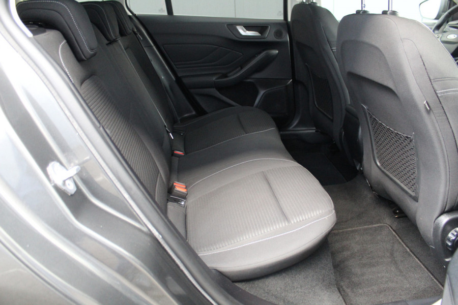 Ford FOCUS Wagon 1.0-125pk EcoBoost Titanium Business. Uiterst nette, comfortabele en ruime stationcar. Stoel-, stuur- en voorraamverw., Trekhaak, B&O soundsyst, lane assist, adaptieve cruise cntrl, camera a, LM wln, navigatie, telefoonvoorb. etc Ford FOCUS Wagon 1.0-125pk EcoBoost Titanium Business. Uiterst nette, comfortabele en ruime stationcar. Stoel-, stuur- en voorraamverw., Trekhaak, B&O soundsyst, lane assist, adaptieve cruise cntrl, camera a, LM wln, navigatie, telefoonvoorb. etc