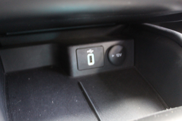 Ford FOCUS Wagon 1.0-125pk EcoBoost Titanium Business. Uiterst nette, comfortabele en ruime stationcar. Stoel-, stuur- en voorraamverw., Trekhaak, B&O soundsyst, lane assist, adaptieve cruise cntrl, camera a, LM wln, navigatie, telefoonvoorb. etc Ford FOCUS Wagon 1.0-125pk EcoBoost Titanium Business. Uiterst nette, comfortabele en ruime stationcar. Stoel-, stuur- en voorraamverw., Trekhaak, B&O soundsyst, lane assist, adaptieve cruise cntrl, camera a, LM wln, navigatie, telefoonvoorb. etc