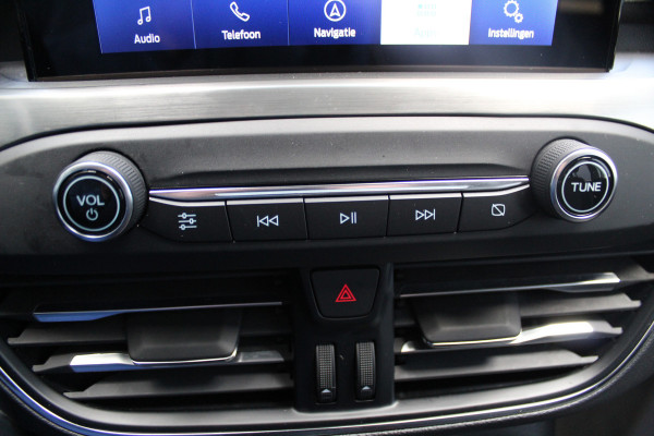 Ford FOCUS Wagon 1.0-125pk EcoBoost Titanium Business. Uiterst nette, comfortabele en ruime stationcar. Stoel-, stuur- en voorraamverw., Trekhaak, B&O soundsyst, lane assist, adaptieve cruise cntrl, camera a, LM wln, navigatie, telefoonvoorb. etc Ford FOCUS Wagon 1.0-125pk EcoBoost Titanium Business. Uiterst nette, comfortabele en ruime stationcar. Stoel-, stuur- en voorraamverw., Trekhaak, B&O soundsyst, lane assist, adaptieve cruise cntrl, camera a, LM wln, navigatie, telefoonvoorb. etc