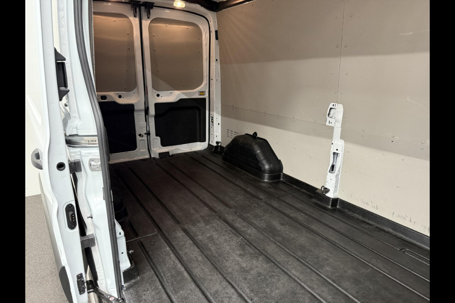 Ford Transit 330 2.0 TDCI Automaat L3H2 Trend Airco Navi Trekhaak Cruise Control Camera Side bars