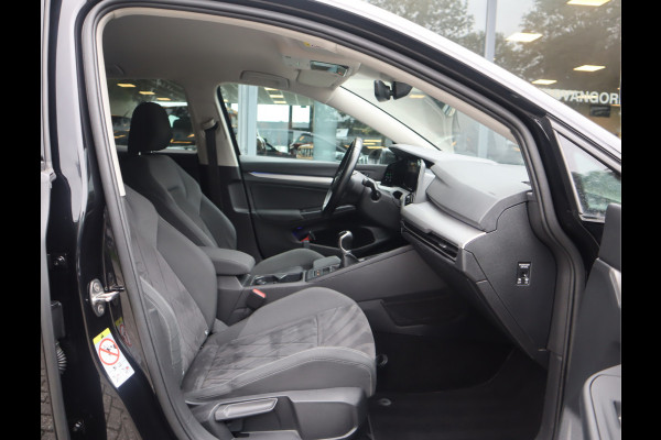 Volkswagen Golf 1.5 TSI Life Business / LED Volkswagen Golf 1.5 TSI Life Business / LED