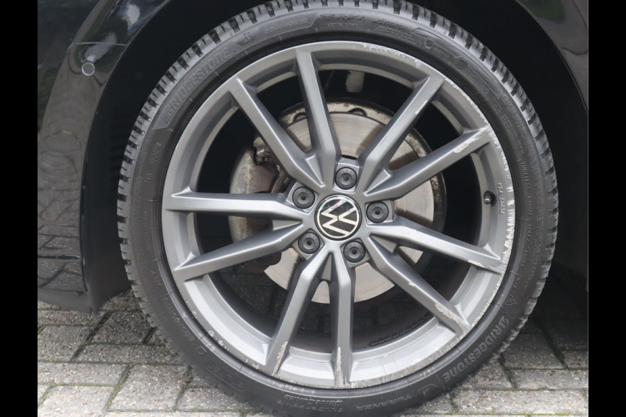 Volkswagen Golf 1.5 TSI Life Business / LED Volkswagen Golf 1.5 TSI Life Business / LED