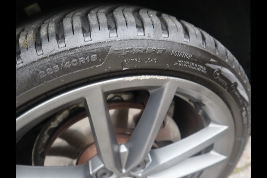 Volkswagen Golf 1.5 TSI Life Business / LED Volkswagen Golf 1.5 TSI Life Business / LED