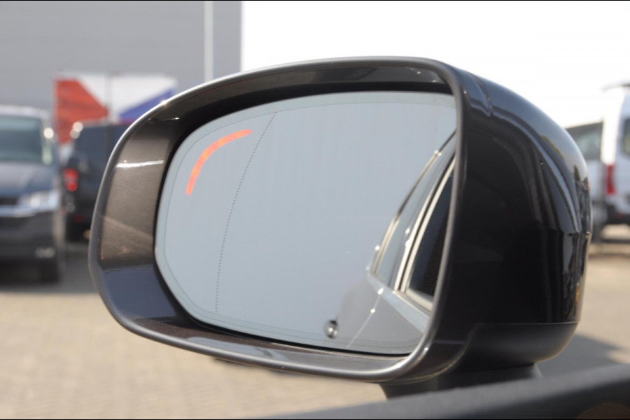 Volvo XC60 T8 390PK Automaat AWD Ultra Bright / Head-up display / Trekhaak/ Harman Kardon audio / Panoramadak / BLIS / Elektrisch bedienbare voorstoelen / Memory seats / Verwarmbare stoelen / Keyless entry /